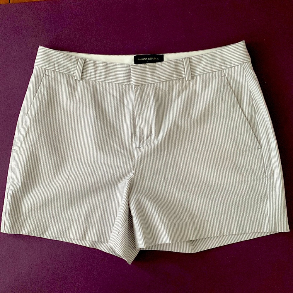 Banana Republic Women’s Seersucker Short